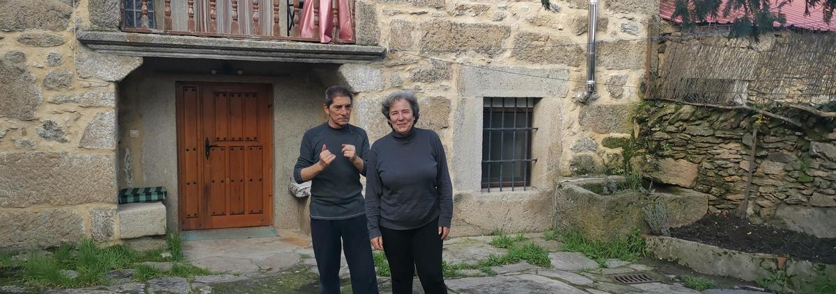 Los nuevos vecinos de Badilla, Juana y José Luis. foto cedida